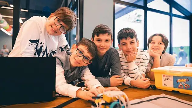 DENEYAP öğrencileri Robotik ve Kodlama Proje Şenliği'nde yarıştı