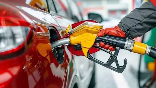 Depoları doldurmak için son saatler! Litre fiyatı 60 TL'yi geçecek mi?
