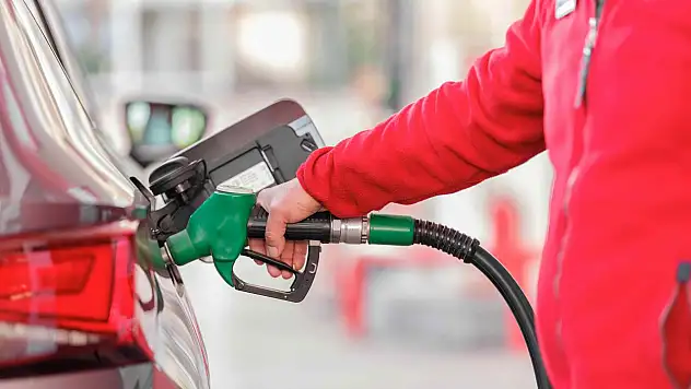 Deposu boş olanlar dikkat! Motorine gece yarısı büyük zam
