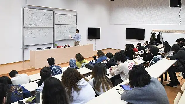 Devlet himayesindeki gençler üniversiteli oldu