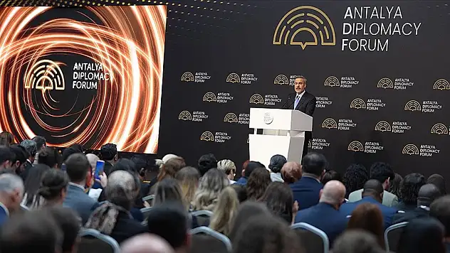 Diplomasinin Kalbi Antalya'da Attı!