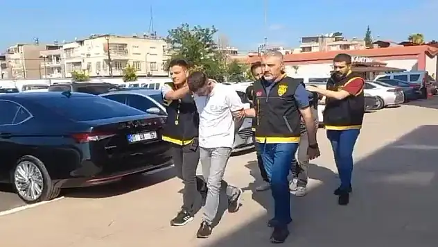 Diş tedavisinin uzamasına kızan vatandaş kliniği taradı