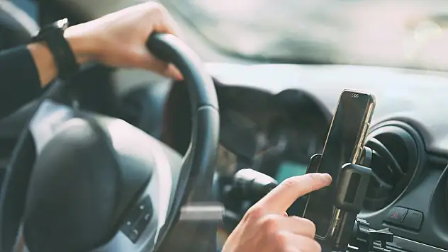 DMM'den 'telefon tutucu ve koku yasaklandı' iddialarına yalanlama