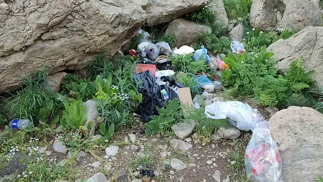 Doğa harikası Cennet ve Cehennem Vadisi çöplüğe döndü