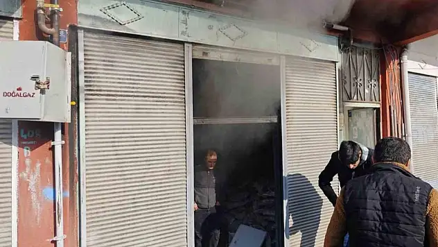 Doğubayazıt'ta depo yangını