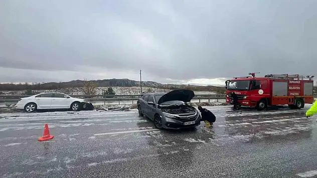 Dolu yağışı kazaya neden oldu: 10 yaralı
