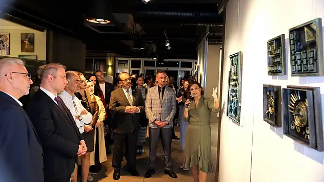 Dönüşen Nesnelerin Sanatı: 'Bir Olmak' Sergisi Medaş Sanat Galerisi'nde