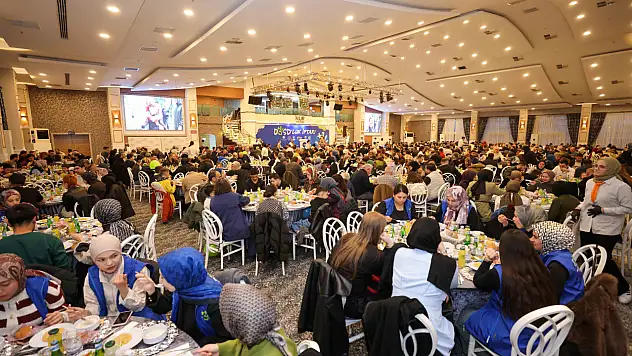 DOSD Meram ailesi Ramazan'da iftar sofrasında bir araya geldi
