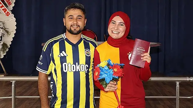 Düğün Değil Derbi! Gelin-Damat Formayla 'Evet' Dedi