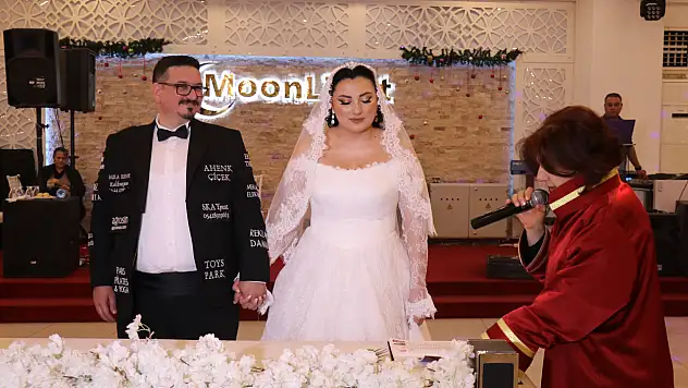 Düğün masraflarının geldiği son nokta: Sponsorlu damatlık dönemi başladı!