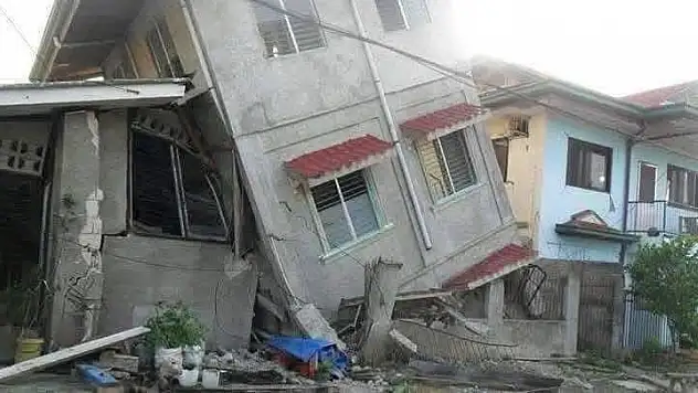 Dün meydana gelen depremlerde 7 kişi öldü!