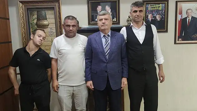 Dünya Görmeyenler Derneği'nden AK Partili Vekillere TBMM'de Ziyaret!