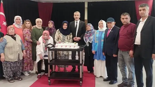Dünya Görmeyenler Derneği'nden Anlamlı Ziyaret