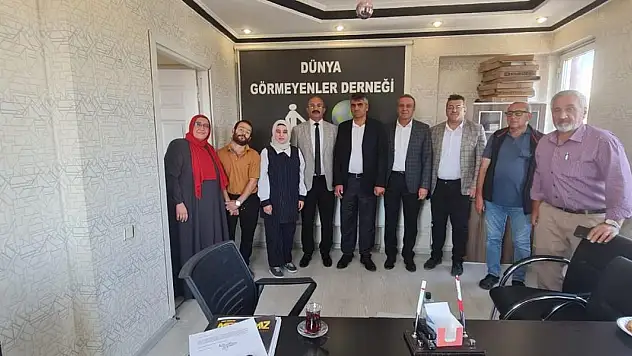 Dünya Görmeyenler Derneği'nden Beyaz Baston Günü etkinliği