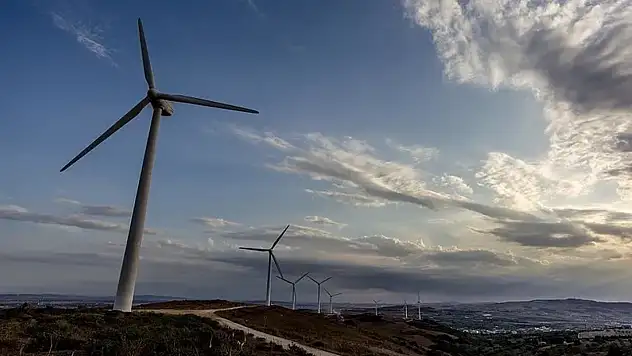 Dünyada güneş ve rüzgar enerjisi kapasitesinde büyük rekor