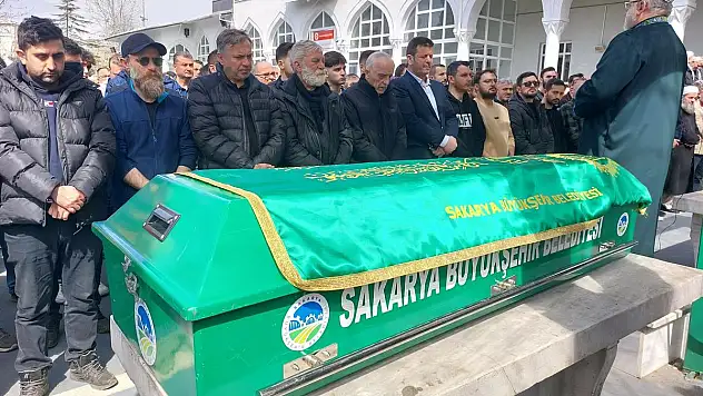 Duvarın altında kalarak hayatını kaybeden hoca son yolculuğuna uğurlandı