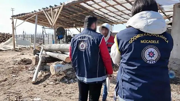 Düzensiz göçmen çalıştıran işletmelere 650 bin 320 lira para ceza