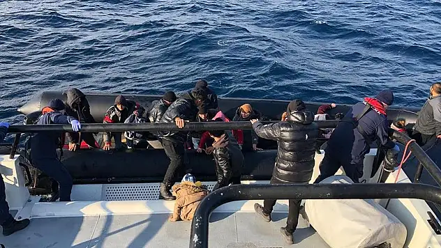 Ege Denizi'nde 32 düzensiz göçmen yakalandı
