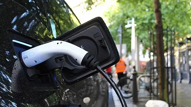 Elektrikli araçlar için yüksek hızlı şarj istasyonu artırılacak