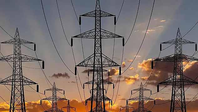 Elektrikte son kaynak tedarik tarifesi tüketim miktarları belirlendi