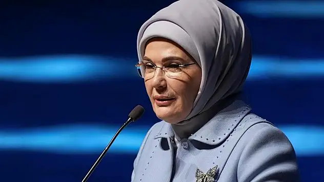 Emine Erdoğan, LGS'ye girecek öğrencilere başarılar diledi