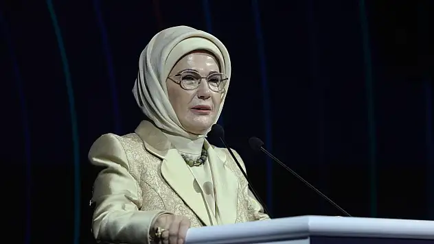 Emine Erdoğan, Srebrenitsa Soykırımı'nda hayatını kaybedenleri andı