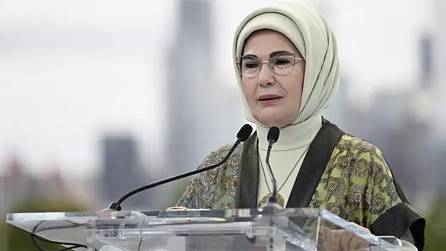 Emine Erdoğan: Toprağa iz bırakan tüm kadınlarımızı yürekten kutluyorum