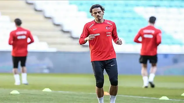 Enes kadrodan çıkartıldı