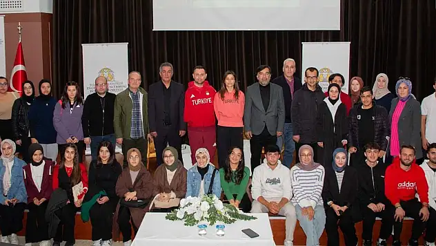 Engelleri aşan sporcular, öğrencilerle buluştu