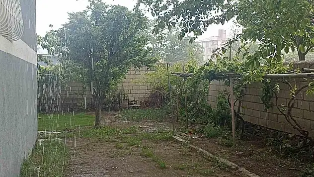Erciş'te sağanak etkili oldu