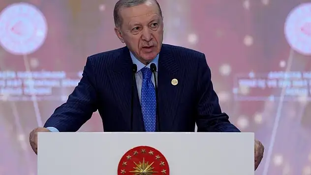 Erdoğan: Ülkesini başkalarına şikayet edenler bizim vizyonumuza erişemez