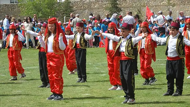 Ereğli'de 23 Nisan gösterileri büyük beğeni topladı