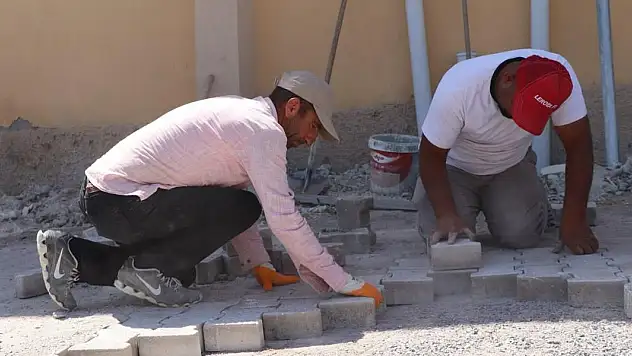 Ereğli'de Mahalleler Kilitli Parke Taşıyla Yenileniyor