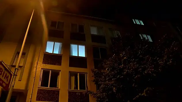 Eşinin evini ateşe veren eski koca kaçtı! 3'ü ağır 7 yaralı