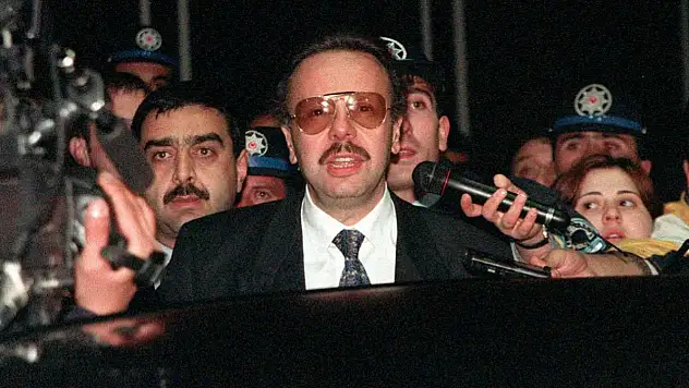 Eski Bakan Denizolgun'un mezarı açıldı