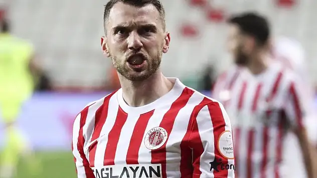 Eski Konyasporlu Bytyqi Antalyaspor'dan da sorunlu ayrıldı