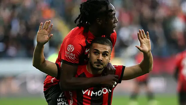 Eski Konyasporlu Oğulcan'dan vefalı hareket