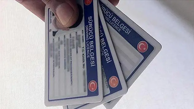 Eski tip ehliyetler 1 Kasım'da geçerliliğini yitirecek