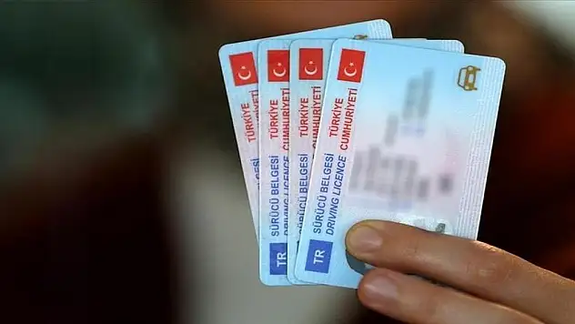 Eski tip ehliyetler yıl sonunda geçersiz hale gelecek