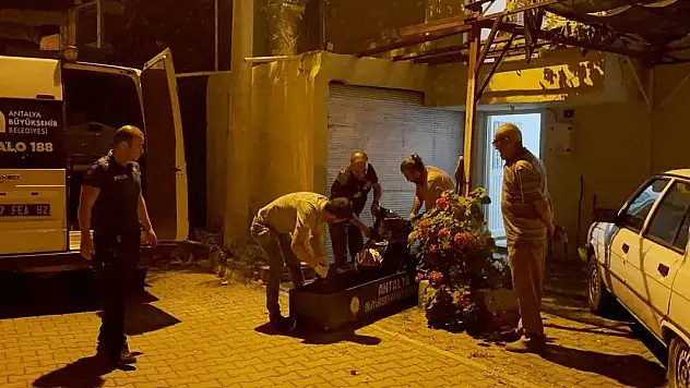 Ev sahibinin ulaşamadığı adam evinde ölü bulundu