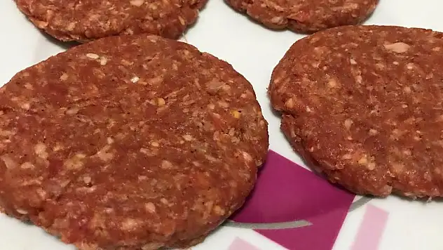 Evde hamburger köftesi yapmanın yolu : İşte usta şeflerin uyguladığı yöntem