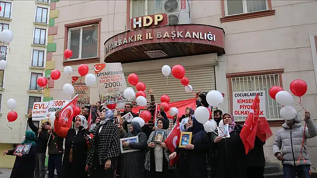 Evlatları İçin 2 Bin Gündür Nöbetteler!