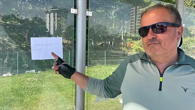 Evlenmek için durağa ilan astı