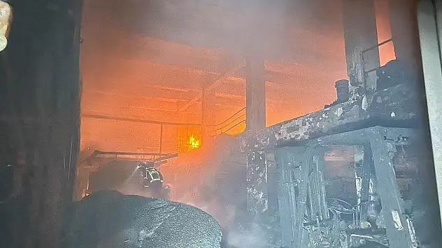 Fabrikada korkutan yangın!