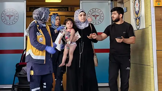 Fare zehrini yiyen bebek, hastaneye kaldırıldı