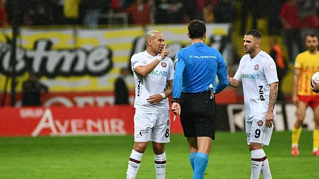Feghouli'ye 5 maç men cezası