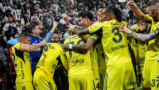 Fenerbahçe, 2-0 geriye düştüğü derbide Beşiktaş'ı 3-2 yendi