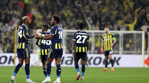 Fenerbahçe evinde Ferencvaros ile berabere kaldı: 1-1