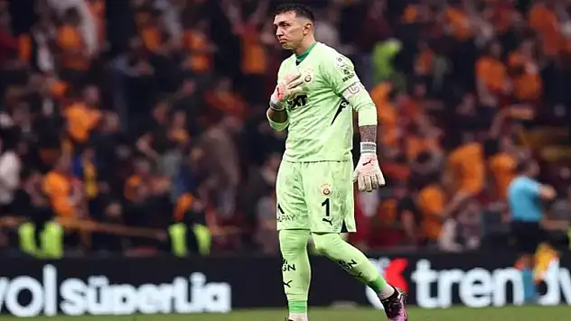 Fernando Muslera, Türkiye'den ayrıldı
