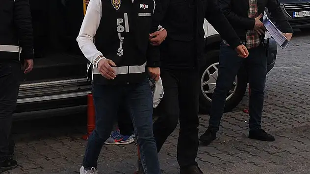 FETÖ'ye 16 ilde şafak operasyonu: 81 gözaltı!